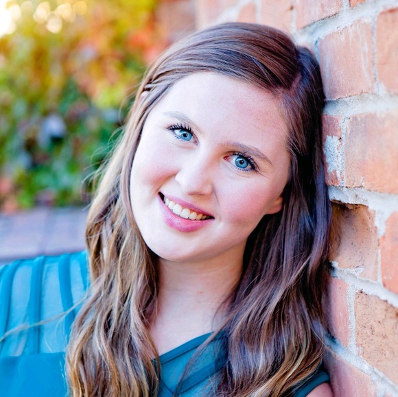 Meet your Posher, Emily - Picture 1 of 1